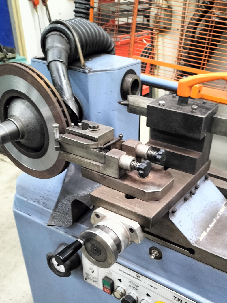 Remschijven afdraaien